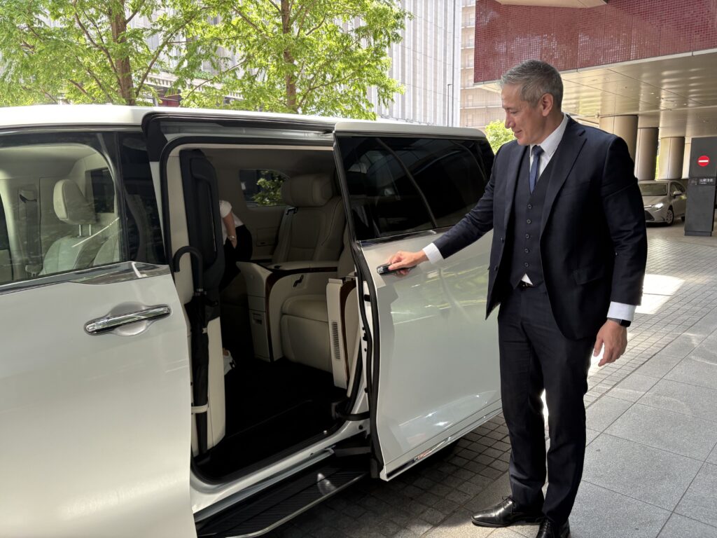 Luxury KIX airport transfer service and medical hospitality for international clients in Japan at Blu CLINIC (Osaka & Ginza, Tokyo)